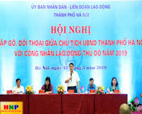 Chủ tịch UBND TP Hà Nội Nguyễn Đức Chung đối thoại với công nhân, lao động